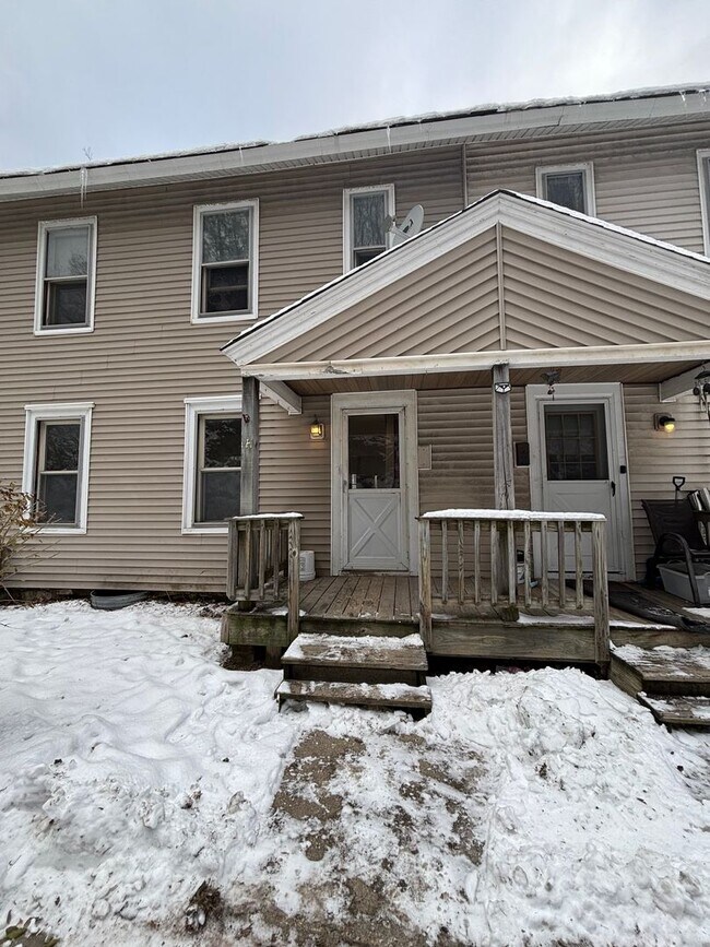 Building Photo - 133-143 Beaver St