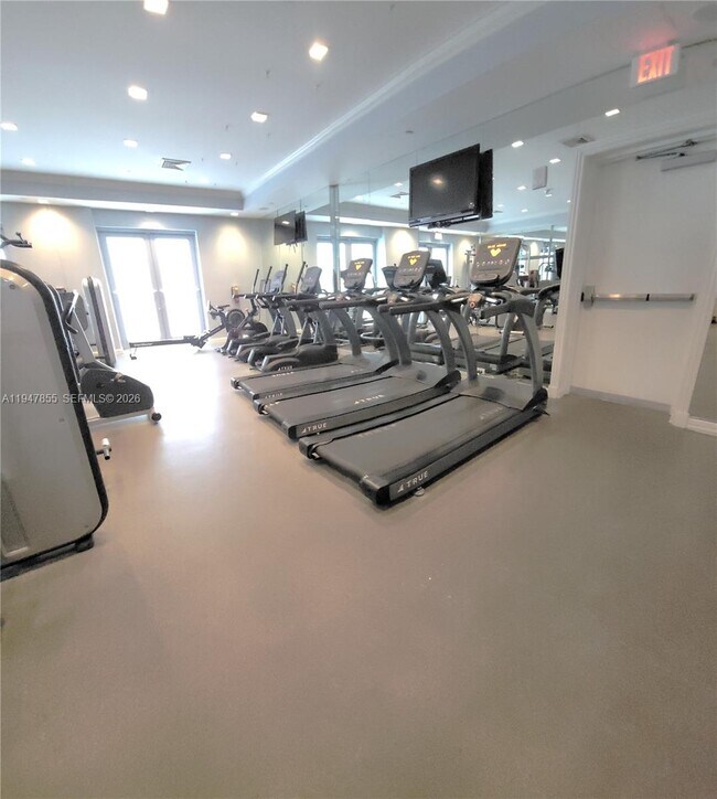 Building Photo - 250 Sunny Isles Blvd