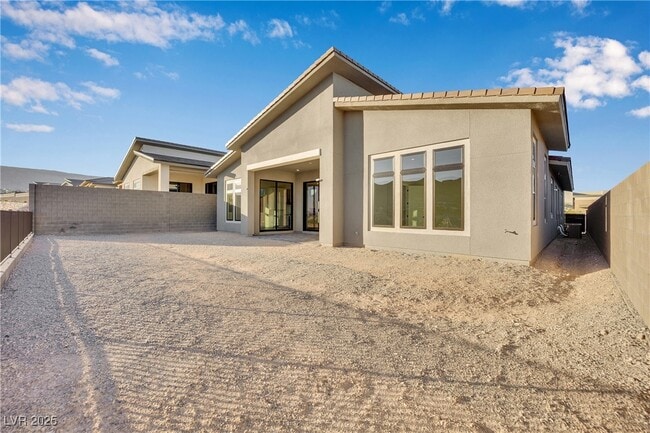 Building Photo - 11079 Rolling Vista Dr