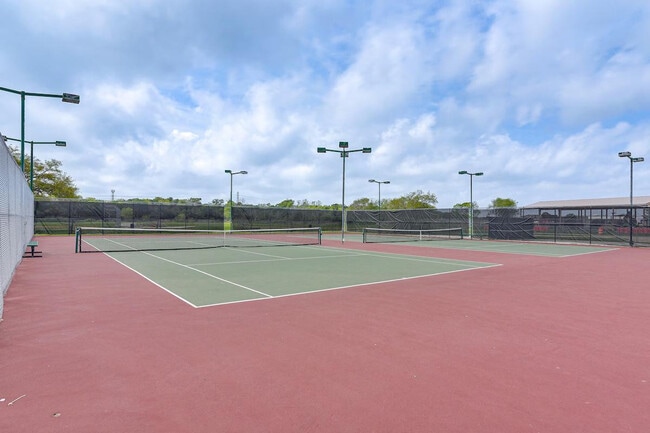 Building Photo - 18654 Martinique Dr