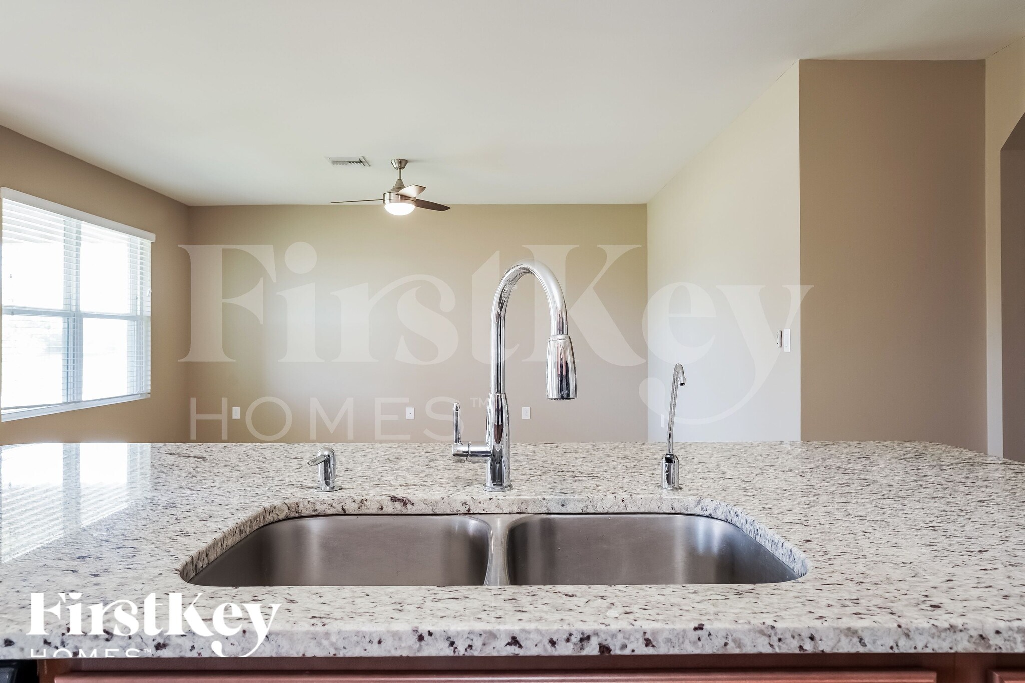 Building Photo - 1110 NW 24th Pl