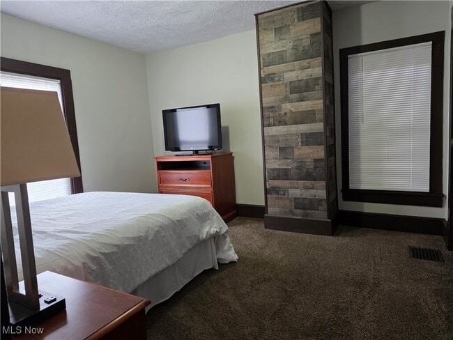 Building Photo - 823 Beatty Ave