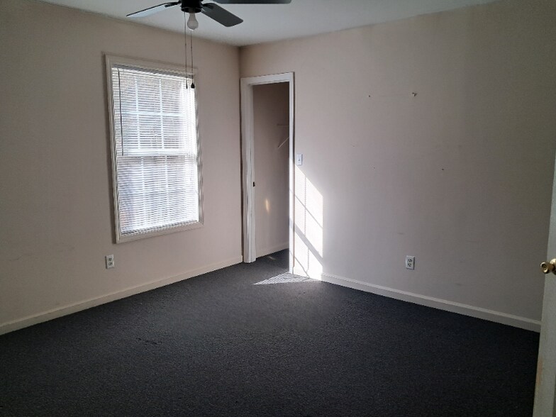 Building Photo - 6312 Lake Rd