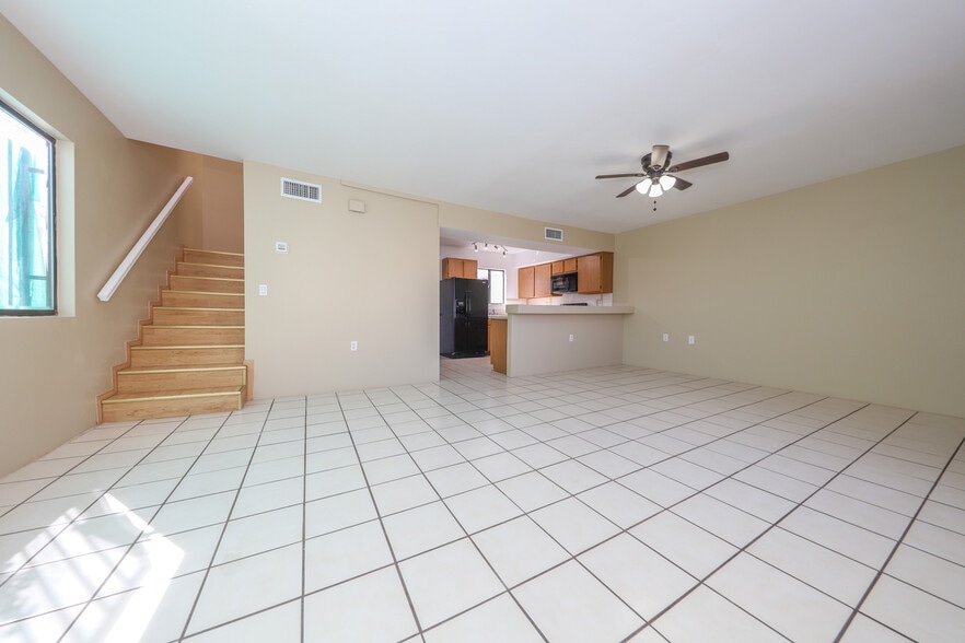 Building Photo - 136 E Pastime Rd