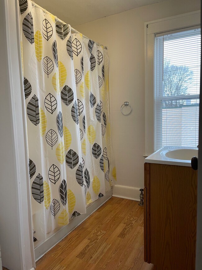 Building Photo - 3300 E Main St