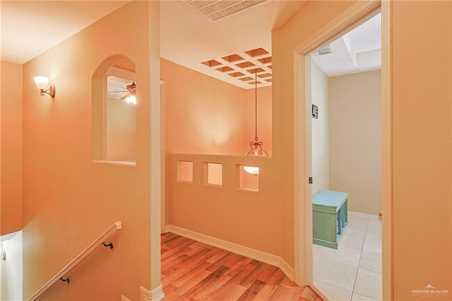 Building Photo - 30 S 48th Ln