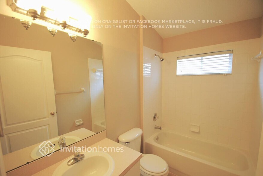 Building Photo - 1417 Bloomingdale Trails Boulevard