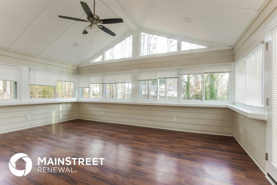 Building Photo - 317 Honeywood Ln