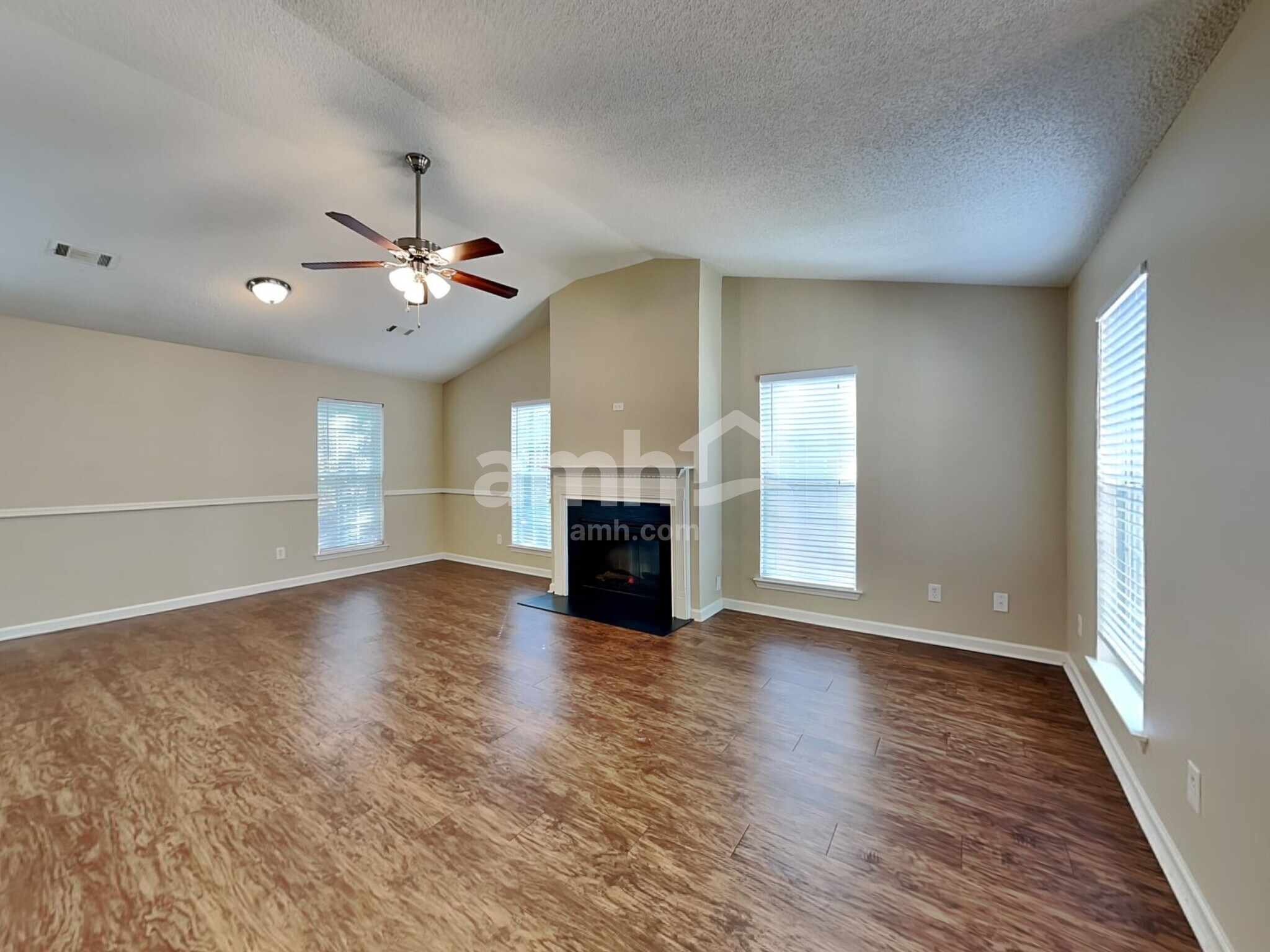 Building Photo - 5029 Kens Ct