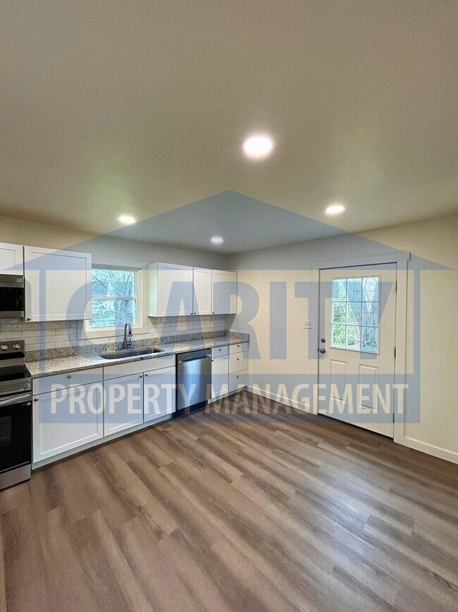 Building Photo - Three bedroom ranch-style home!