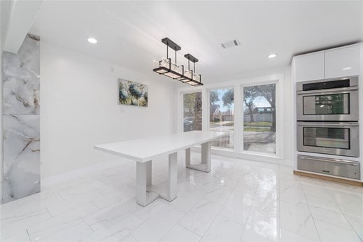 Building Photo - 15214 La Mancha Dr