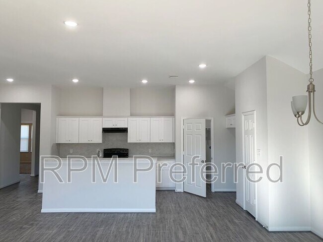 Building Photo - 12703 Pebble Creek Ln