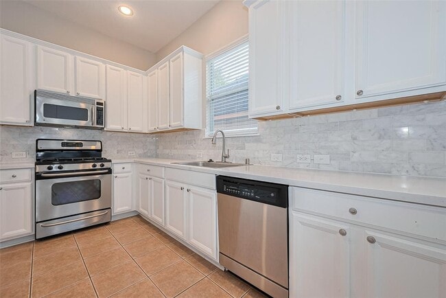 Building Photo - 14423 Bush Sage Dr