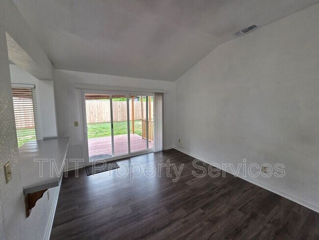 Building Photo - 2234 Wall St