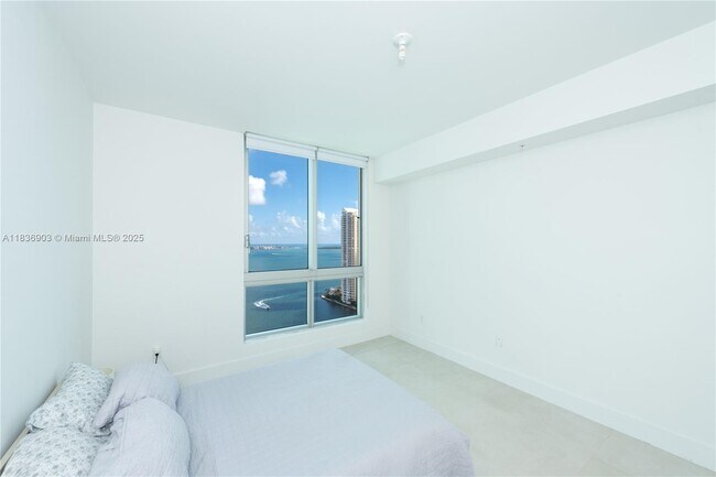 Building Photo - 300 S Biscayne Blvd