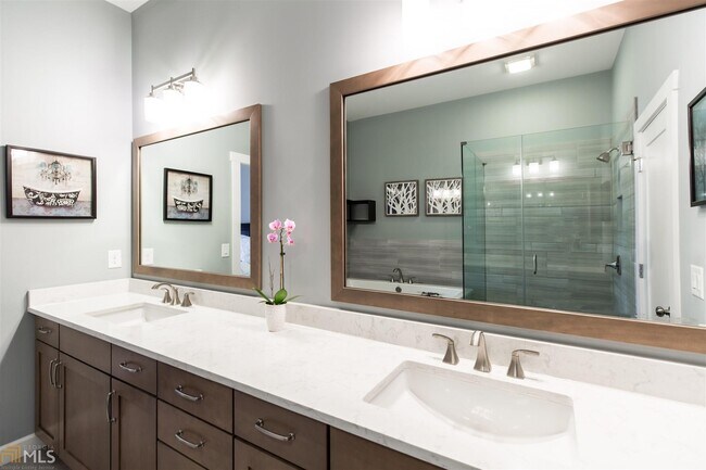 Building Photo - 3348 Turngate Ct