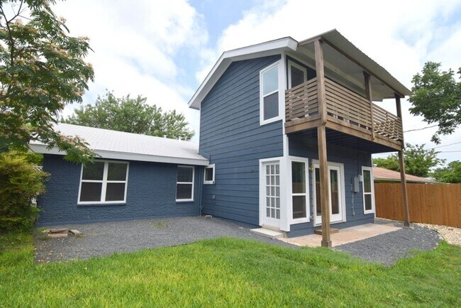 Building Photo - 7513 Carriage Dr