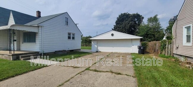 Building Photo - 555 Wesbrook St