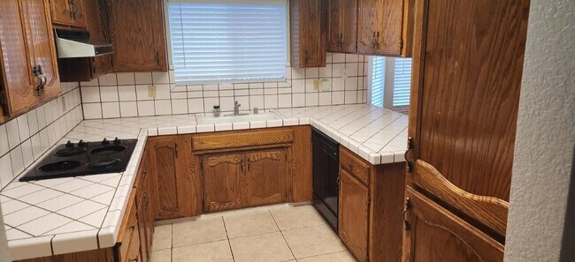 Building Photo - 2090 N Berkeley Ave