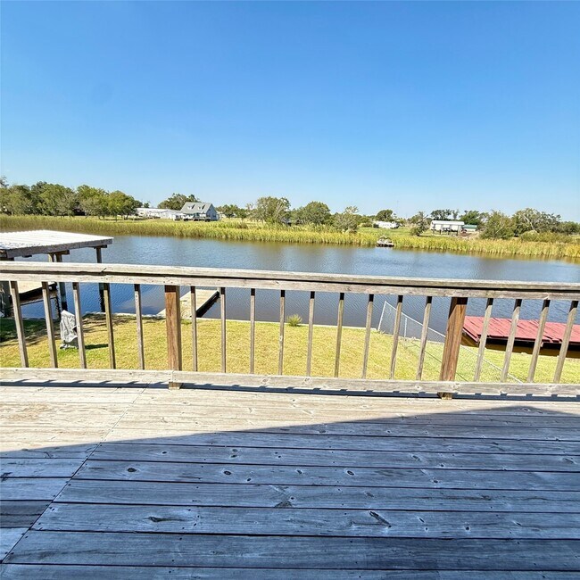 Building Photo - 143 Bastrop Bayou Dr