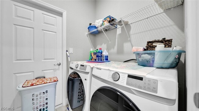 Building Photo - 221 Chiquita Blvd N