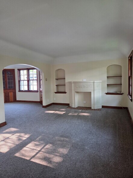 Living/Dining - 3122 N 49th St