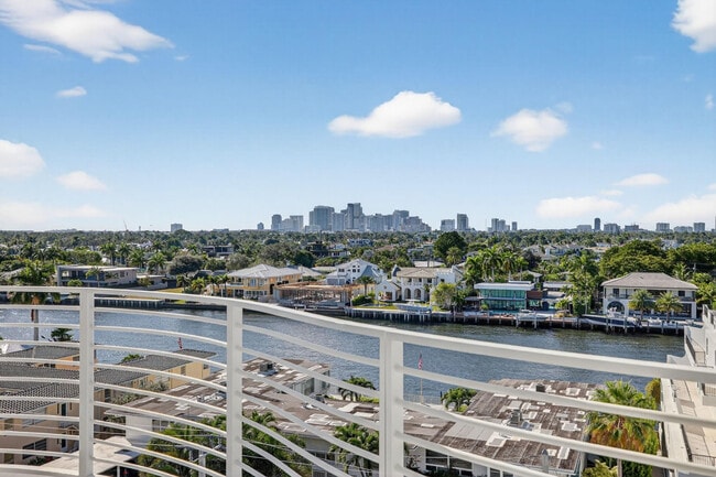 Building Photo - 612 Bayshore Dr