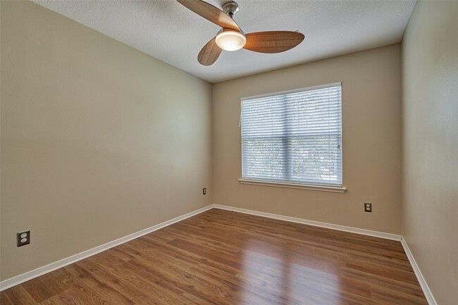 Building Photo - 59 W Gaslight Pl