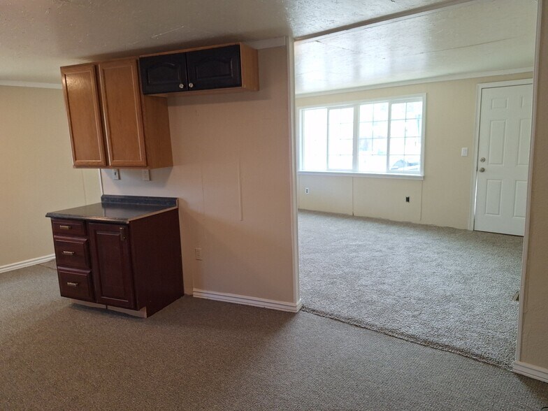 Building Photo - 512 Windsor Ln