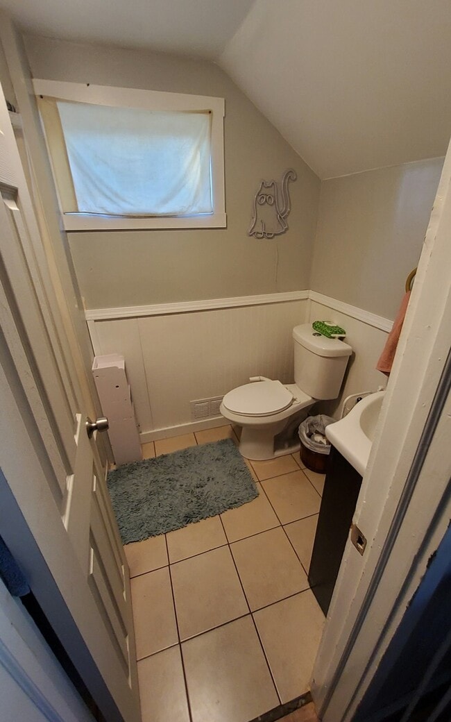 Building Photo - 54 Terrill St