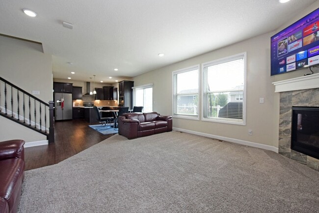 Building Photo - 5729 Meridian Way NE