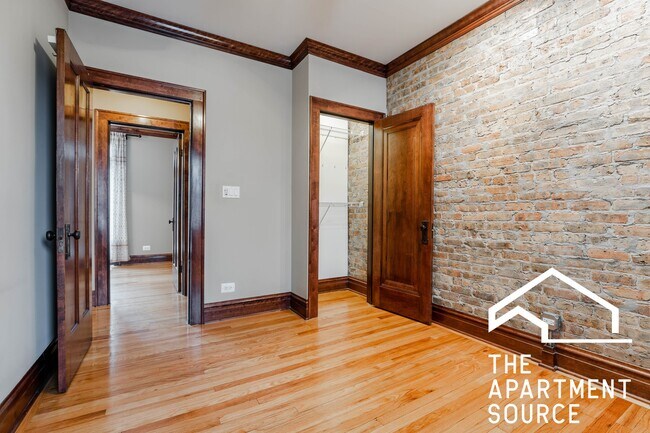 Building Photo - 2920 W Cullom Ave