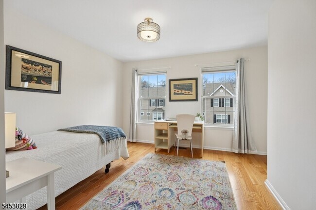 Building Photo - 55 Greenbrook Dr