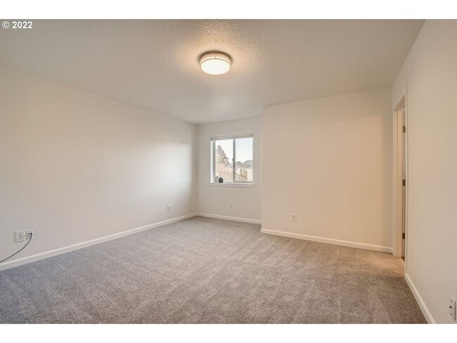 Building Photo - Modern Comfort in a Quiet, Beautiful Neighborhood – 3 Bed, 2.5 Bath Home