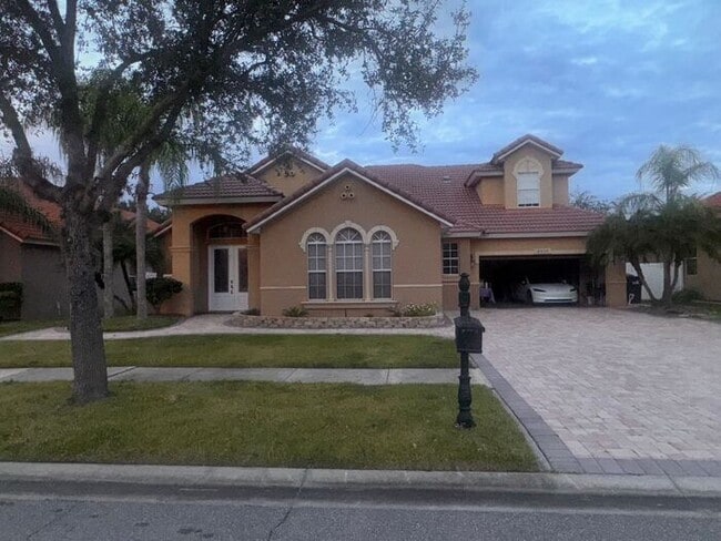 Building Photo - 5 Bedroom 4 Bath East Orlando home in Fountains at Rio Pinar!
