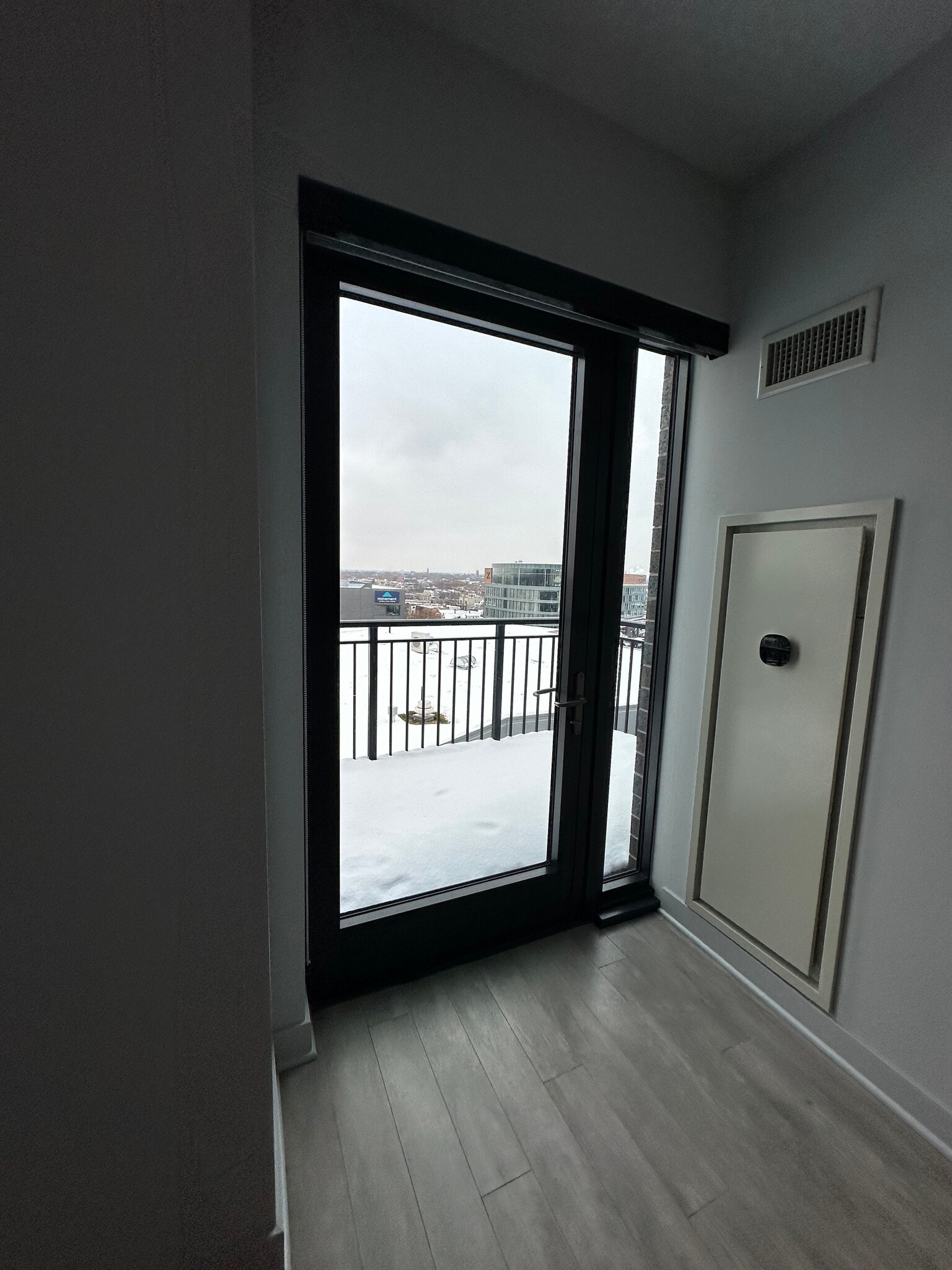 Building Photo - 1025 W Addison St