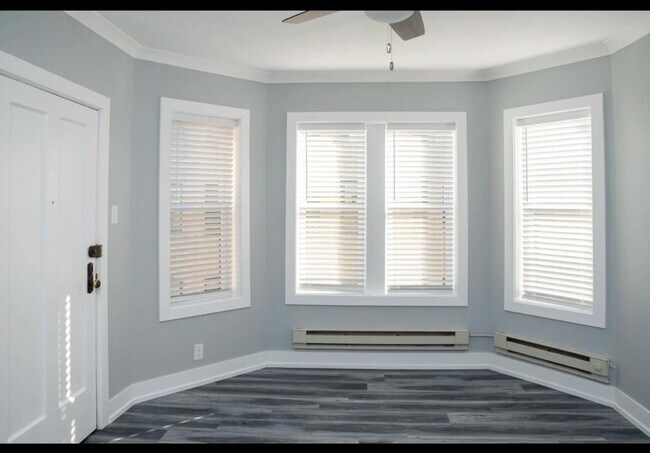 Building Photo - 0 bedroom in Chicago IL 60613