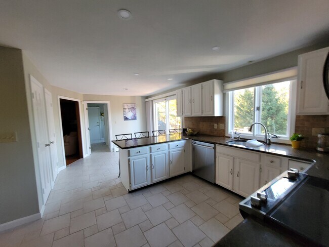 Building Photo - 40 N Mill St