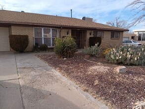 Building Photo - Charming 4-bedroom, 2-bathroom! Pictures a...