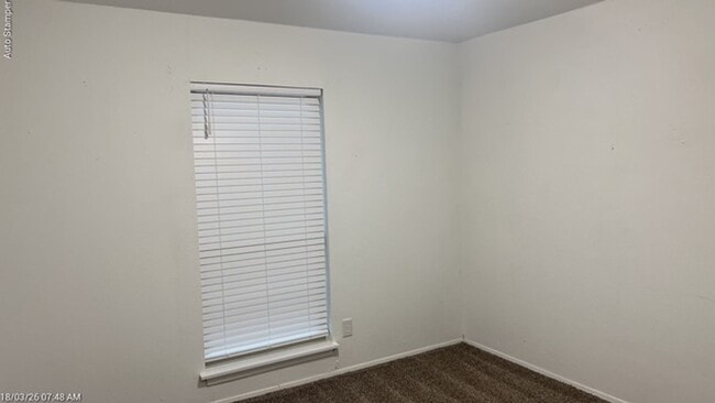 Building Photo - 609 Live Oak Dr