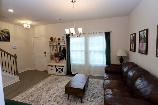 Building Photo - 835 Curlew Cir