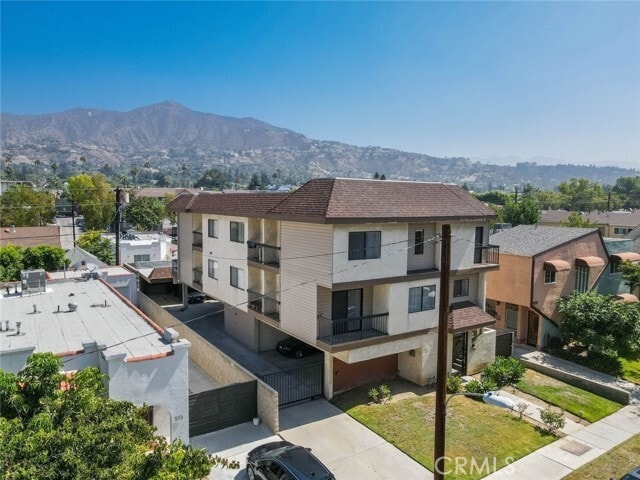 Building Photo - 569 Palm Dr