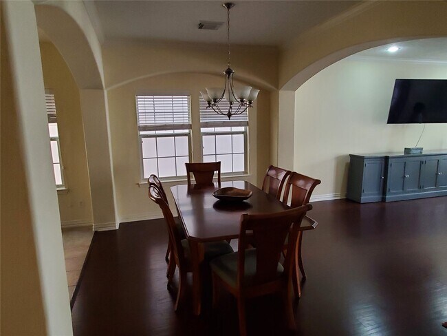 Building Photo - 7143 Laguna Villas