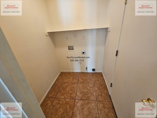 Building Photo - Midvale Park Home with 4 bedrooms and 2 baths