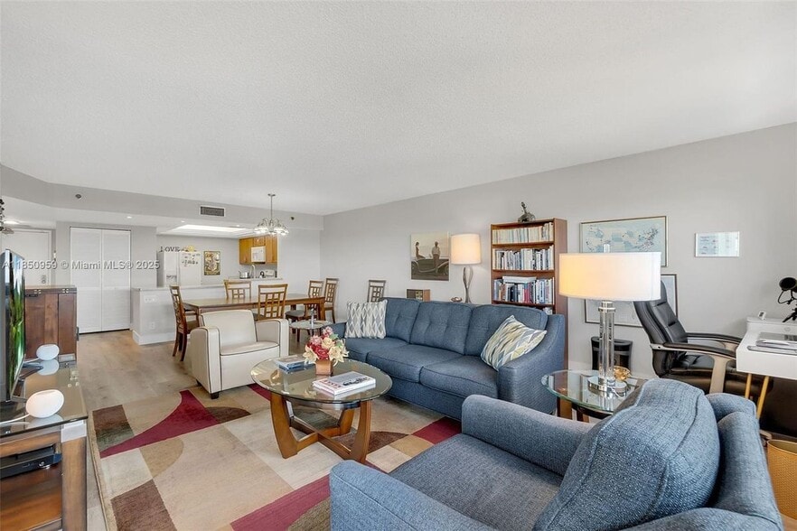 Building Photo - 3200 Port Royale Dr N