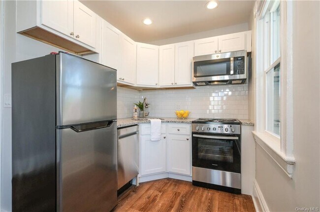 Building Photo - 301 Union Ave