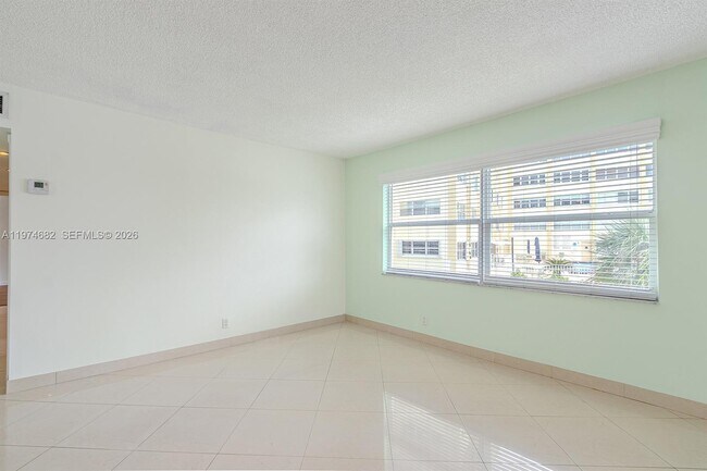 Building Photo - 121 Golden Isles Dr