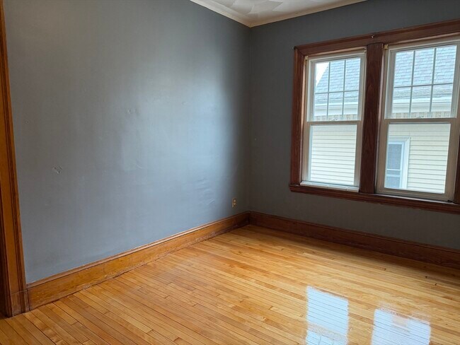 Building Photo - 21 Converse Ave