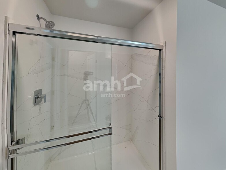 Building Photo - 4536 S 98th Ln