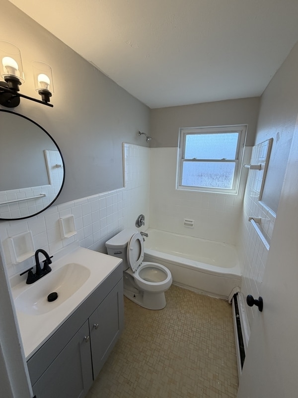 Building Photo - 6155 Ridge Ave